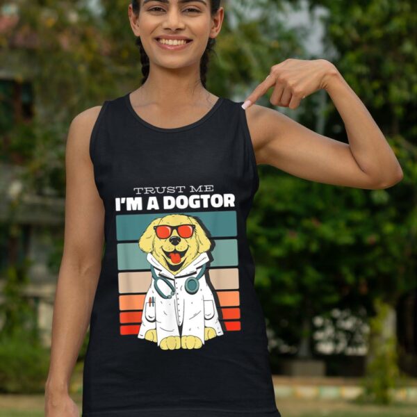 Linocasa– Trust Me I Am A Dogtor Tank Top - Image 6