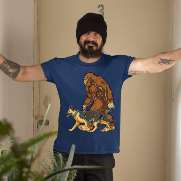 Linocasa– Bigfoot Dog Walk German Shepherd T-Shirt - Image 4
