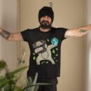 Linocasa– Earth Day Dabbing Pug T-Shirt