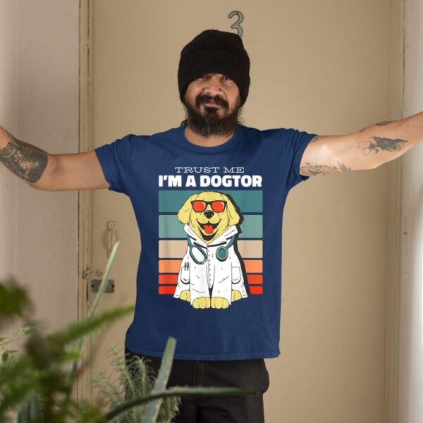 Linocasa– Trust Me I Am A Dogtor T-Shirt - Image 4