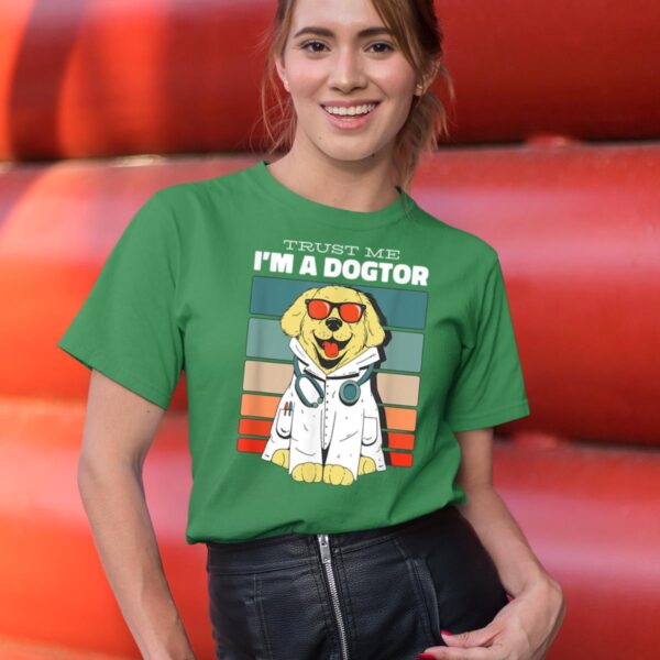 Linocasa– Trust Me I Am A Dogtor T-Shirt - Image 7